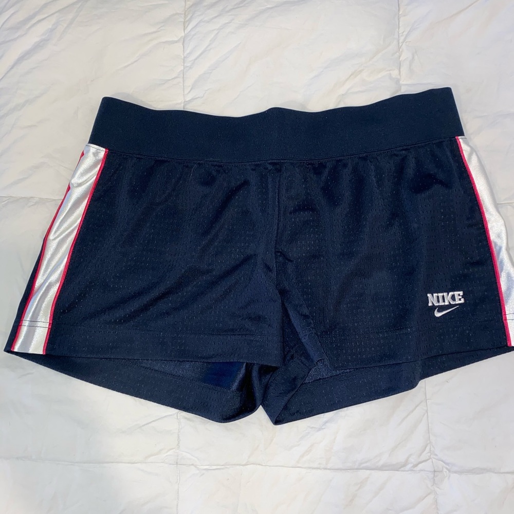 New Women’s Nike mesh blue shorts, size XL